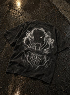 Looming Beast – T-Shirt – flat-lay | Berserk