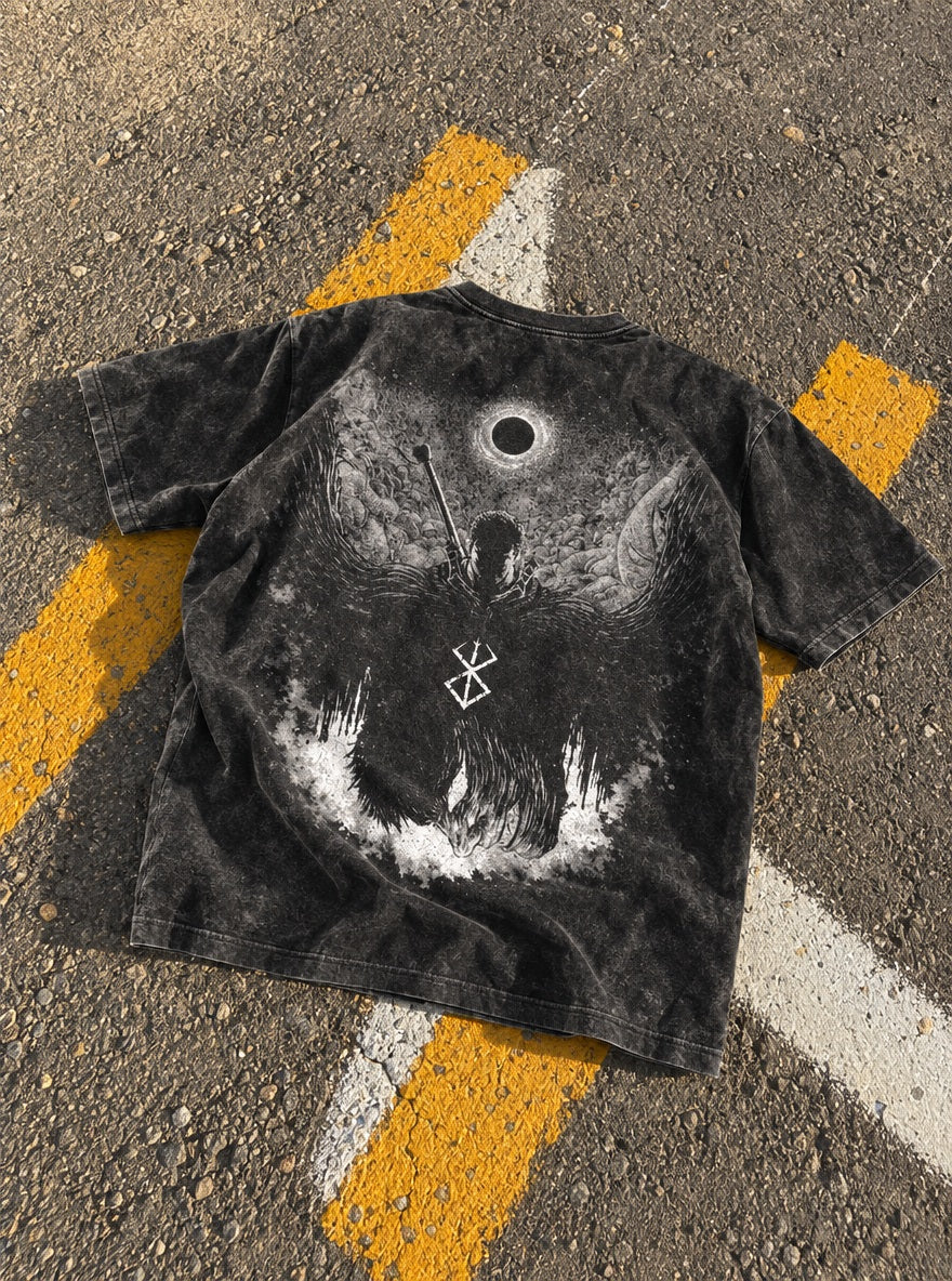 Black Sun Silhouette – T-Shirt – flat-lay | Berserk