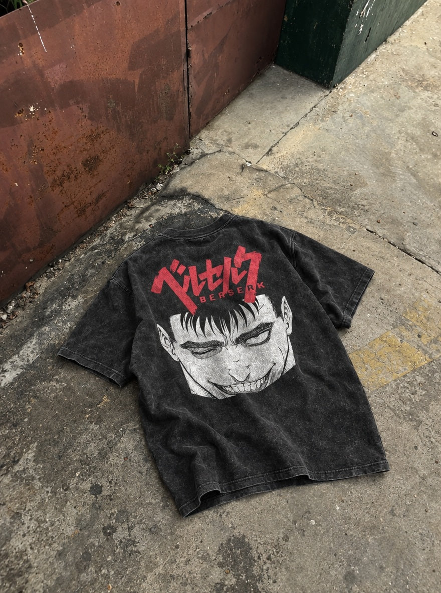 Guts Mad Grin – T-Shirt – flat-lay | Berserk