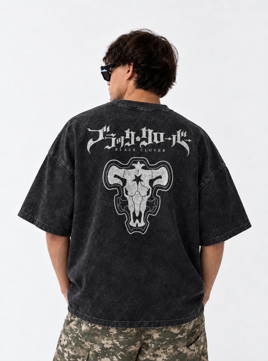 Black Bulls Emblem – T-Shirt – model shot | Black Clover