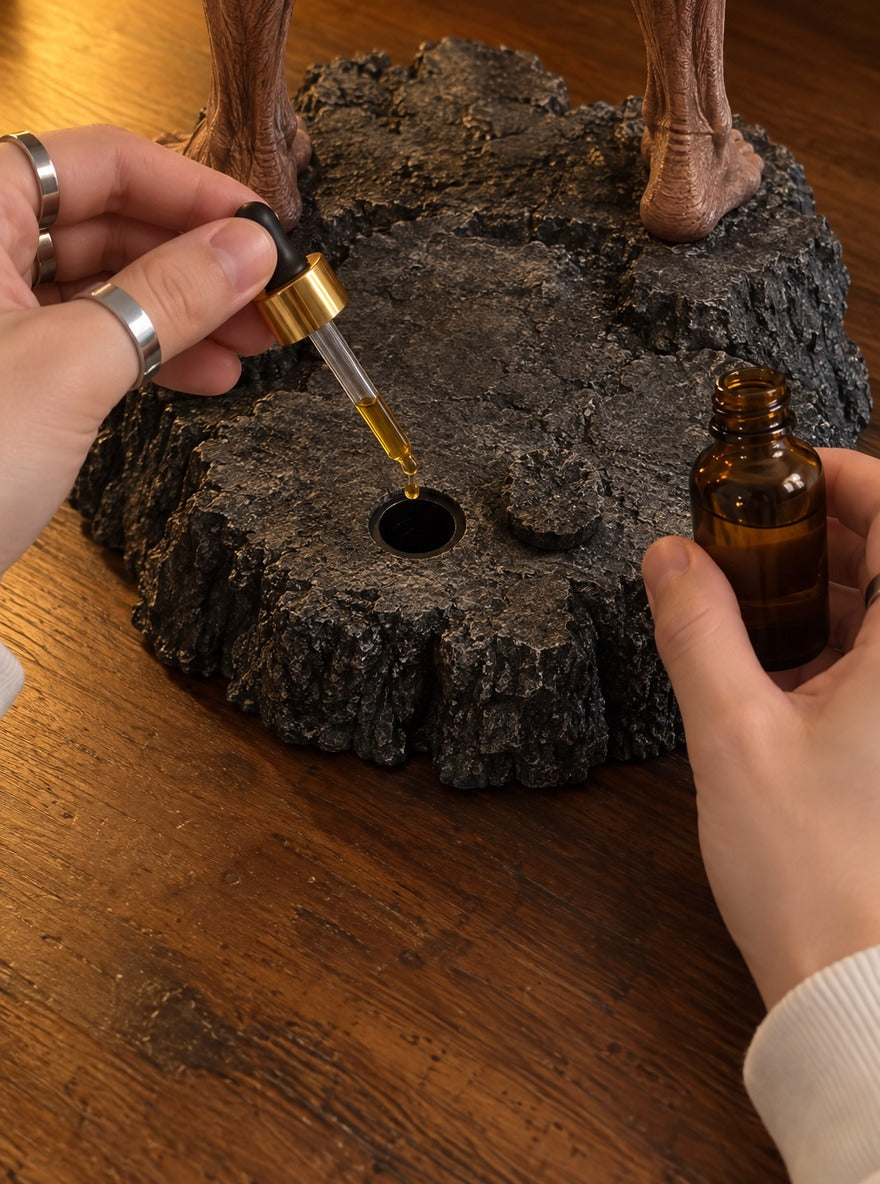 Eren and Attack Titan Mist Diffuser Figure – adding oil to the Mist Well | Attack on Titan