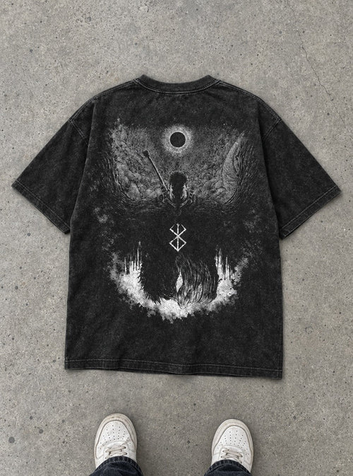 Black Sun Silhouette – T-Shirt – flat-lay | Berserk