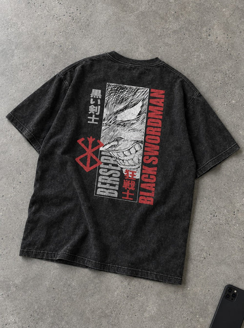 Black Swordsman Banner – T-Shirt – flat-lay | Berserk