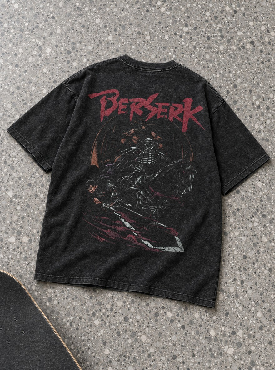 Skull Knight Duel – T-Shirt – flat-lay | Berserk