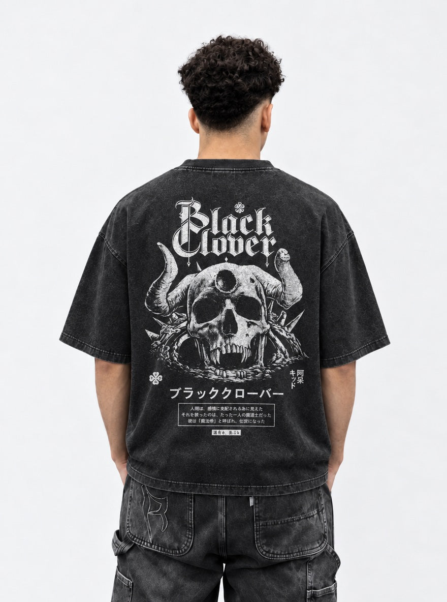 Horned Skull – T-Shirt – model shot | Black Clover
