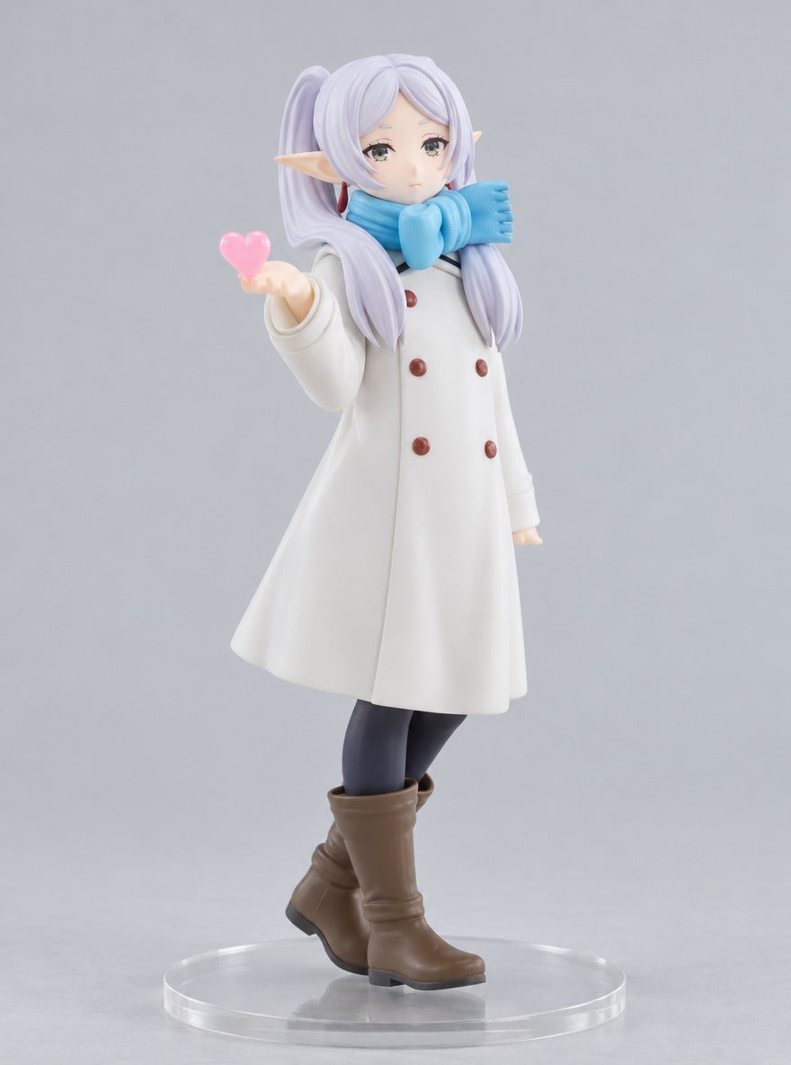 Frieren Winter Coat Figure – front view | Frieren