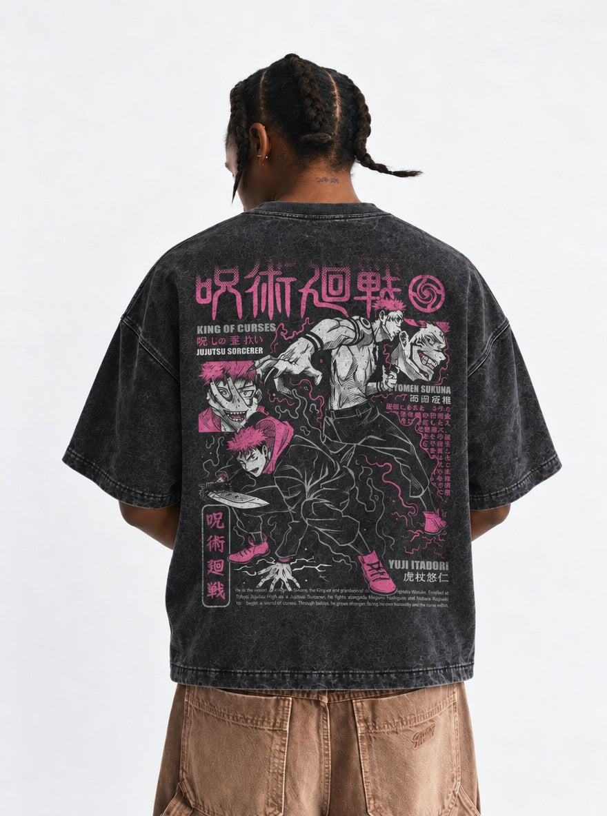 Yuji & Sukuna Pink – T-Shirt – model shot | Jujutsu Kaisen