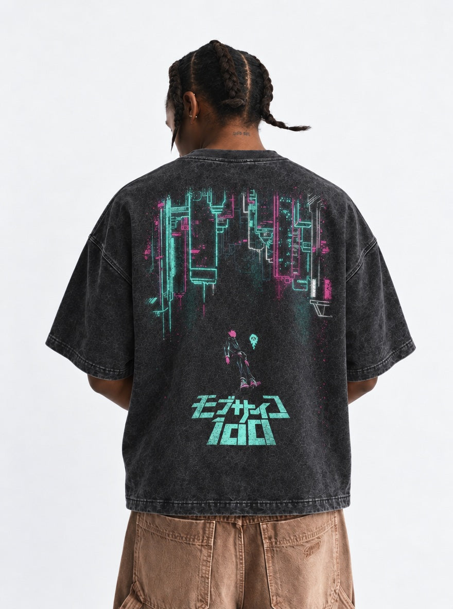 Mob Neon City – T-Shirt – model shot | Mob Psycho 100