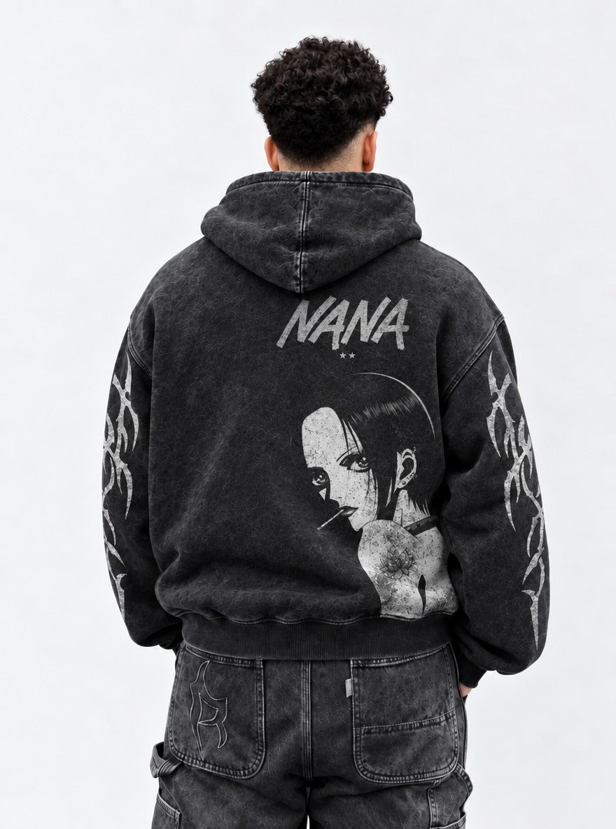 Lotus Glance – Hoodie – model shot | Nana