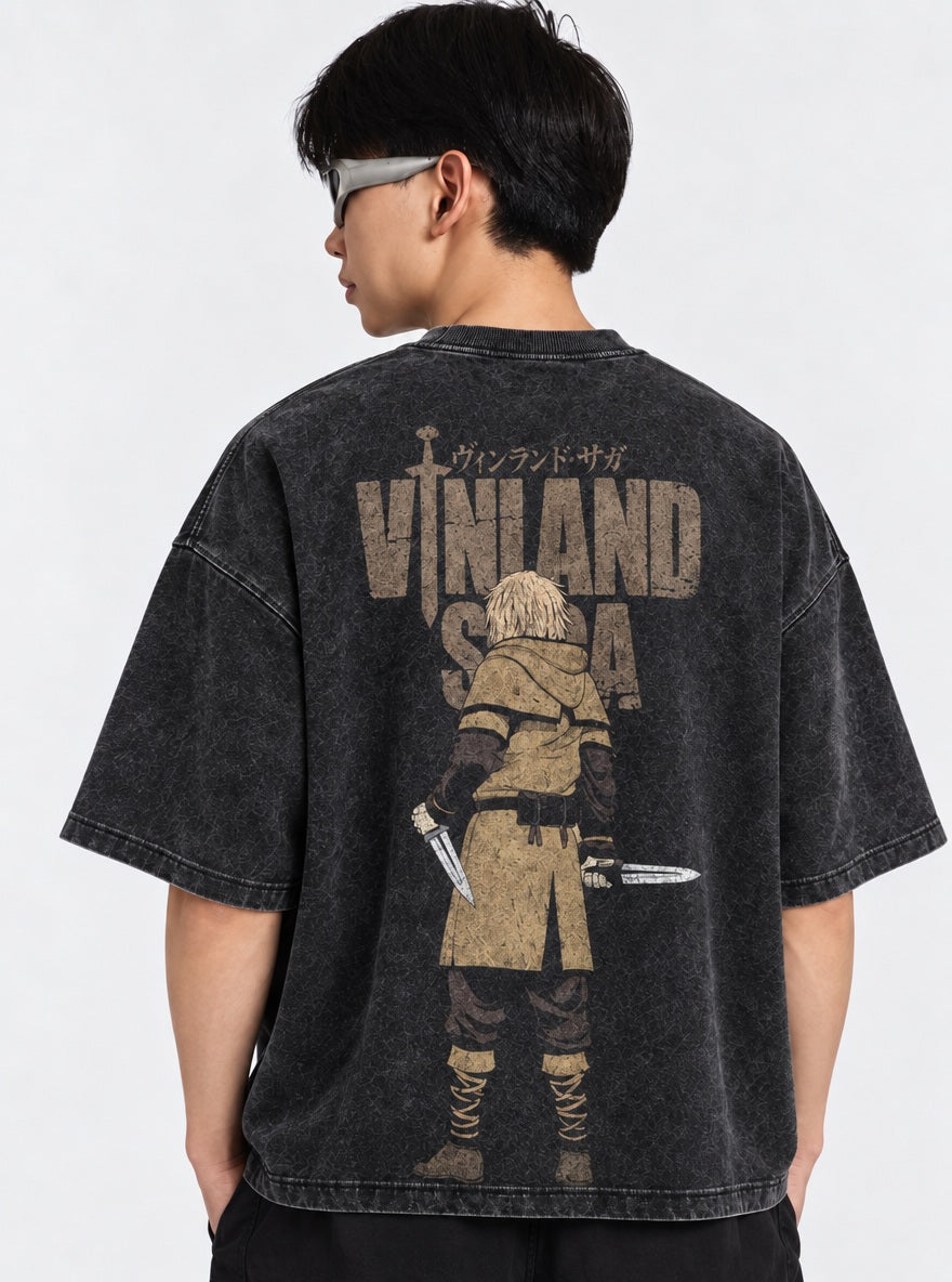 Thorfinn Twin Daggers – T-Shirt – model shot | Vinland Saga